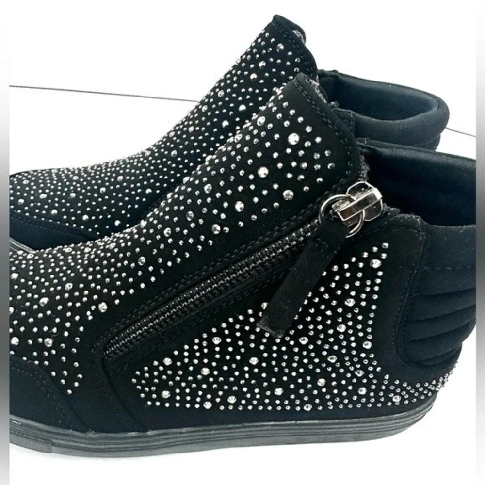 NWOT Forever Girls Bedazzled Bootie Sneakers Sz 5.5 Black
